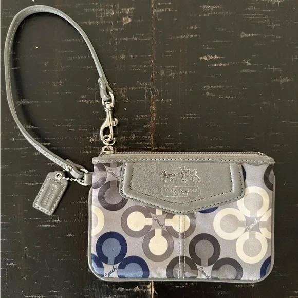 🩶💙Coach Gray & Navy Wristlet, Like New! - Picture 3 of 8
